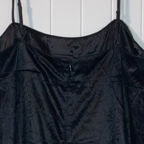 Modcloth Dying to Meet You Interwebs Spider Mesh Midi Dress - Black- NWT - Picture 7 of 8